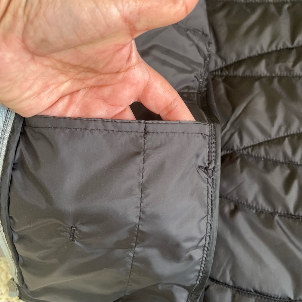 LA Kings Women's Black Puffer Vest Quilted Medium Pockets - Picture 12 of 16